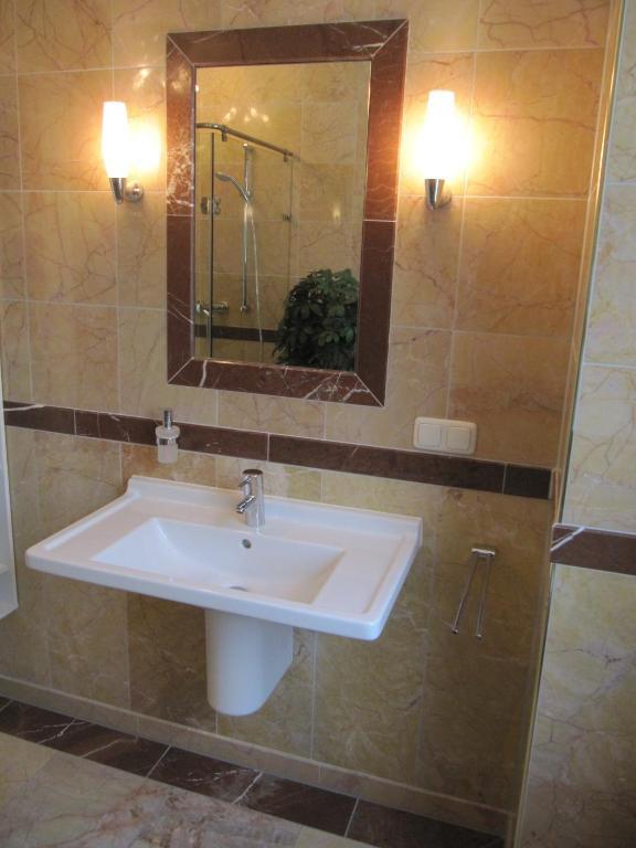 מלון צינוביץ Gaestehaus Grothe מראה חיצוני תמונה